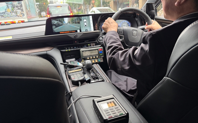 Toyota Crown hóa thành xe taxi xanh: Chạy bằng pin nhiên liệu hydro, đi 820km/nạp, chỗ để chân thoải mái cực hợp với khách VIP- Ảnh 5. Toyota Crown hóa thành xe taxi xanh: Chạy bằng pin nhiên liệu hydro, đi 820km/nạp, chỗ để chân thoải mái cực hợp với khách VIP- Ảnh 5.