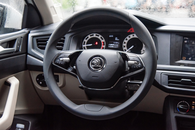 Chi tiết Skoda Slavia Active: Giá 468 triệu, bản thấp nhất dùng số sàn cho người chạy dịch vụ nhưng đủ 6 túi khí, màn hình cảm ứng- Ảnh 13.