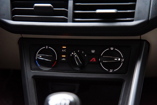 Chi tiết Skoda Slavia Active: Giá 468 triệu, bản thấp nhất dùng số sàn cho người chạy dịch vụ nhưng đủ 6 túi khí, màn hình cảm ứng- Ảnh 9.