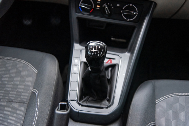 Chi tiết Skoda Slavia Active: Giá 468 triệu, bản thấp nhất dùng số sàn cho người chạy dịch vụ nhưng đủ 6 túi khí, màn hình cảm ứng- Ảnh 10.