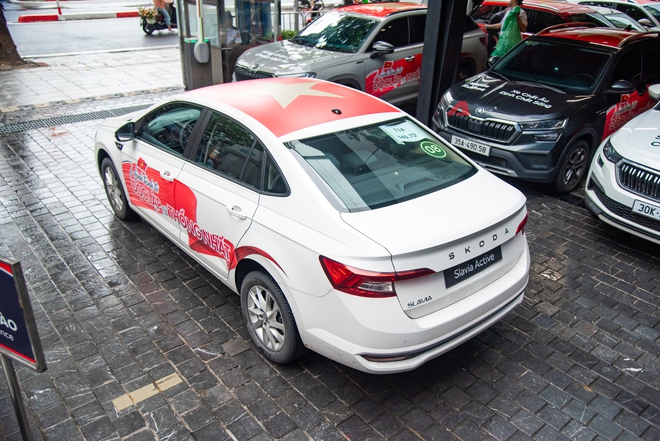 Chi tiết Skoda Slavia Active: Giá 468 triệu, bản thấp nhất dùng số sàn cho người chạy dịch vụ nhưng đủ 6 túi khí, màn hình cảm ứng- Ảnh 2.