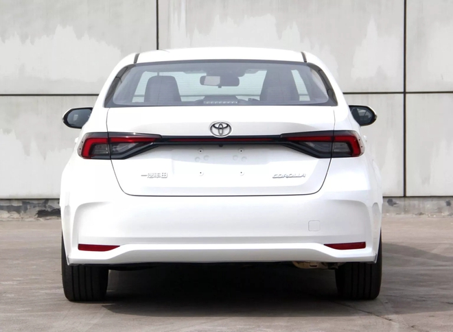 Toyota Altis tại Việt Nam mà thay đổi như bản mới lộ diện này thì dễ hot: Trông như tiểu Camry với nhiều chi tiết thể thao hơn- Ảnh 4. Toyota Altis tại Việt Nam mà thay đổi như bản mới lộ diện này thì dễ hot: Trông như tiểu Camry với nhiều chi tiết thể thao hơn- Ảnh 4.