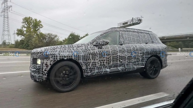 BMW X7 đời mới lại lộ diện trên đường: Dáng cao hơn, đèn 2 tầng, có thể thêm bản hiệu suất cao- Ảnh 3. BMW X7 đời mới lại lộ diện trên đường: Dáng cao hơn, đèn 2 tầng, có thể thêm bản hiệu suất cao- Ảnh 3.