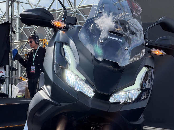 Honda ra mắt 3 xe máy mới: Winner R 'lột xác', ADV350 lần đầu xuất hiện, Rebel 1100 nâng cấp mới- Ảnh 17. Honda ra mắt 3 xe máy mới: Winner R 'lột xác', ADV350 lần đầu xuất hiện, Rebel 1100 nâng cấp mới- Ảnh 17.