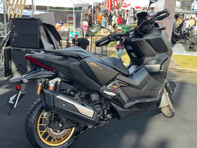 Honda ra mắt 3 xe máy mới: Winner R 'lột xác', ADV350 lần đầu xuất hiện, Rebel 1100 nâng cấp mới- Ảnh 15. Honda ra mắt 3 xe máy mới: Winner R 'lột xác', ADV350 lần đầu xuất hiện, Rebel 1100 nâng cấp mới- Ảnh 15.