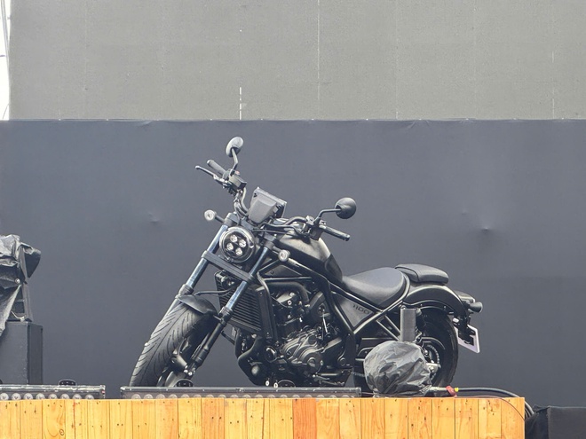 Honda ra mắt 3 xe máy mới: Winner R 'lột xác', ADV350 lần đầu xuất hiện, Rebel 1100 nâng cấp mới- Ảnh 24. Honda ra mắt 3 xe máy mới: Winner R 'lột xác', ADV350 lần đầu xuất hiện, Rebel 1100 nâng cấp mới- Ảnh 24.