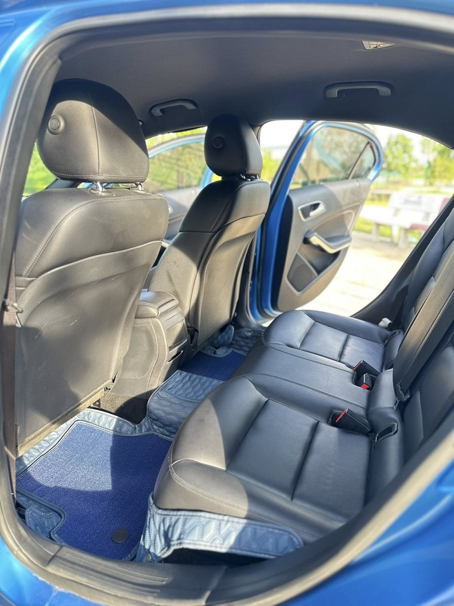 Rao Mercedes-Benz A-Class ngang ngửa Hyundai Grand i10, người bán chia sẻ: Hơn 400 triệu đồng lấy được xe Đức luôn- Ảnh 11. Rao Mercedes-Benz A-Class ngang ngửa Hyundai Grand i10, người bán chia sẻ: Hơn 400 triệu đồng lấy được xe Đức luôn- Ảnh 11.