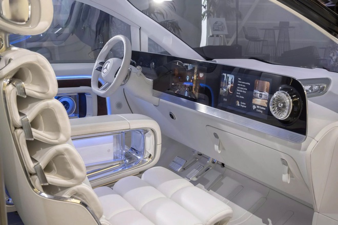 Mercedes-Benz V-Class sắp thêm bản thuần điện: Có màn hình to như GLC vừa ra mắt, ti vi 4K ở phía sau, chạy 500km không cần sạc- Ảnh 3. Mercedes-Benz V-Class sắp thêm bản thuần điện: Có màn hình to như GLC vừa ra mắt, ti vi 4K ở phía sau, chạy 500km không cần sạc- Ảnh 3.