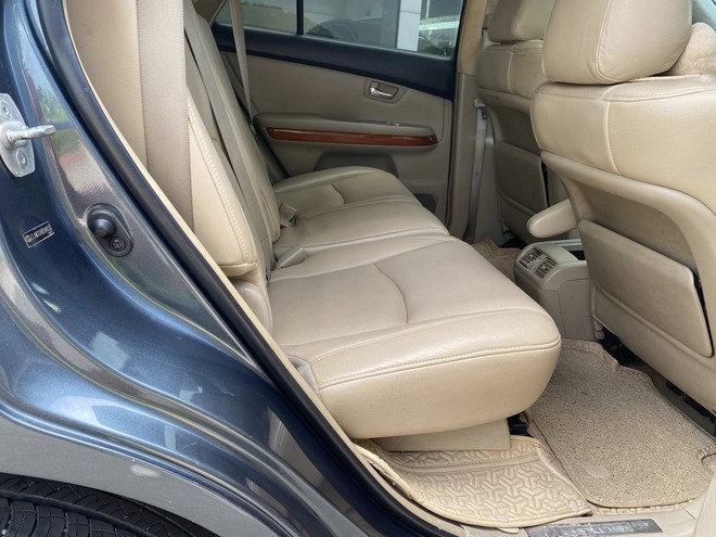 Bỏ ra 375 triệu, sở hữu ngay Lexus RX 400h để trải nghiệm công nghệ hybrid nhưng phải chấp nhận đánh đổi 1 điều- Ảnh 6. Bỏ ra 375 triệu, sở hữu ngay Lexus RX 400h để trải nghiệm công nghệ hybrid nhưng phải chấp nhận đánh đổi 1 điều- Ảnh 6.