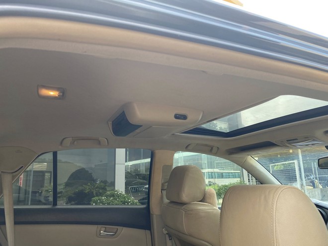 Bỏ ra 375 triệu, sở hữu ngay Lexus RX 400h để trải nghiệm công nghệ hybrid nhưng phải chấp nhận đánh đổi 1 điều- Ảnh 7. Bỏ ra 375 triệu, sở hữu ngay Lexus RX 400h để trải nghiệm công nghệ hybrid nhưng phải chấp nhận đánh đổi 1 điều- Ảnh 7.