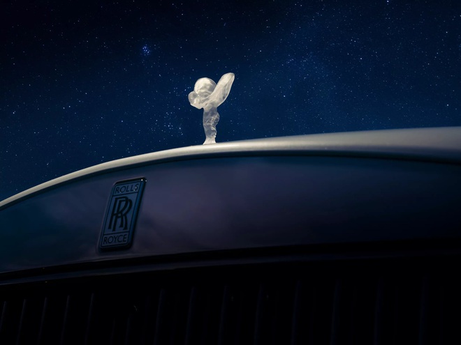 Sống đủ lâu để thấy Rolls-Royce làm trần xe vẽ tay, mất 160 giờ hoàn thiện để giới thượng lưu lên vũ trụ mà không cần phi thuyền- Ảnh 13. Sống đủ lâu để thấy Rolls-Royce làm trần xe vẽ tay, mất 160 giờ hoàn thiện để giới thượng lưu lên vũ trụ mà không cần phi thuyền- Ảnh 13.