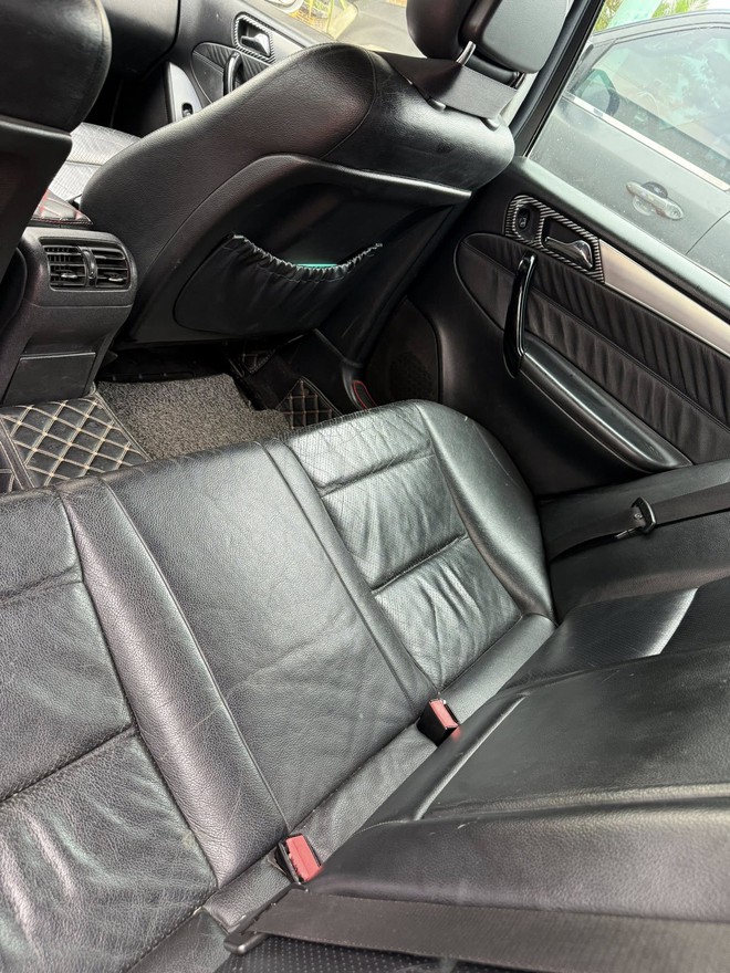 Mercedes-Benz C 240 rao bán chỉ 80 triệu đồng: Cơ hội 'trả thù quá khứ' dành cho ai có ngân sách chỉ đủ mua Honda SH- Ảnh 5. Mercedes-Benz C 240 rao bán chỉ 80 triệu đồng: Cơ hội 'trả thù quá khứ' dành cho ai có ngân sách chỉ đủ mua Honda SH- Ảnh 5.