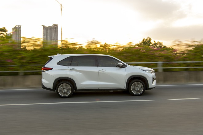 Bán GX 470 đổi Innova Cross HEV xuyên Việt 6.000km cùng 3 thế hệ, người dùng chia sẻ: ‘Bố 82 tuổi, mẹ đau chân vẫn ngồi thoải mái’- Ảnh 3. Bán GX 470 đổi Innova Cross HEV xuyên Việt 6.000km cùng 3 thế hệ, người dùng chia sẻ: ‘Bố 82 tuổi, mẹ đau chân vẫn ngồi thoải mái’- Ảnh 3.