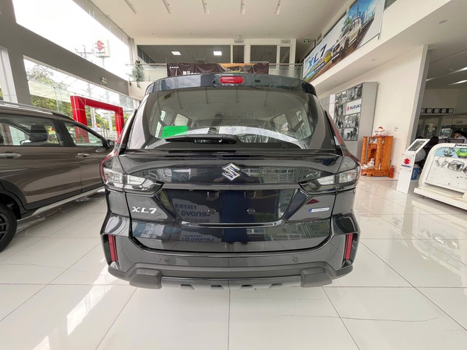 Suzuki XL7 Black Edition bản đặc biệt giảm 70 triệu tại đại lý: Giá thực tế chưa đến 530 triệu đồng, tăng sức cạnh tranh lên Xpander và Veloz Cross- Ảnh 5. Suzuki XL7 Black Edition bản đặc biệt giảm 70 triệu tại đại lý: Giá thực tế chưa đến 530 triệu đồng, tăng sức cạnh tranh lên Xpander và Veloz Cross- Ảnh 5.