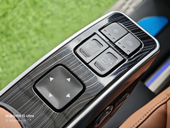 Soi chi tiết Kia Thacoroyal tại Việt Nam: Phát triển từ Carnival, khoang sau dạng thương gia, màn hình 21 inch, giá khó mà rẻ- Ảnh 11.