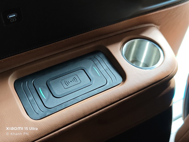 Soi chi tiết Kia Thacoroyal tại Việt Nam: Phát triển từ Carnival, khoang sau dạng thương gia, màn hình 21 inch, giá khó mà rẻ- Ảnh 10.