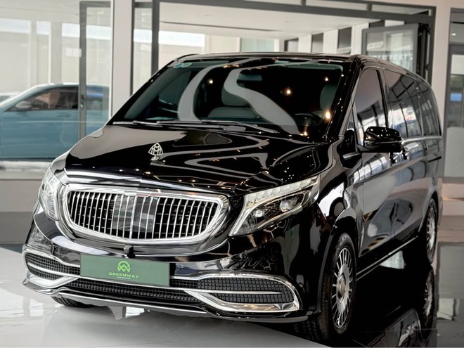 Mercedes-Benz V 250 cũ rao bán gần 2 tỷ đồng: Độ nội thất hết 950 triệu, người bán chia sẻ 'nội thất chưa chắc S-Class sánh kịp'- Ảnh 3. Mercedes-Benz V 250 cũ rao bán gần 2 tỷ đồng: Độ nội thất hết 950 triệu, người bán chia sẻ 'nội thất chưa chắc S-Class sánh kịp'- Ảnh 3.