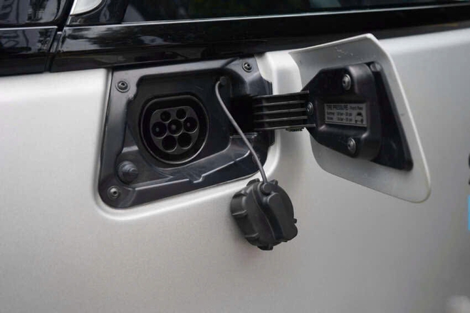 Xe điện tí hon Microlino lần đầu xuất hiện trước khi ra mắt vào 2026- Ảnh 7.