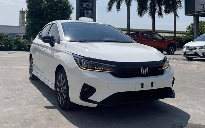 'Tháng Ngâu' tới và đây là loạt xe giảm giá 'khủng' tại Việt Nam: Đủ xe Nhật Hàn Đức, từ phổ thông đến thể thao hiệu suất cao, có mẫu giảm cả tỷ đồng- Ảnh 3. 'Tháng Ngâu' tới và đây là loạt xe giảm giá 'khủng' tại Việt Nam: Đủ xe Nhật Hàn Đức, từ phổ thông đến thể thao hiệu suất cao, có mẫu giảm cả tỷ đồng- Ảnh 3.