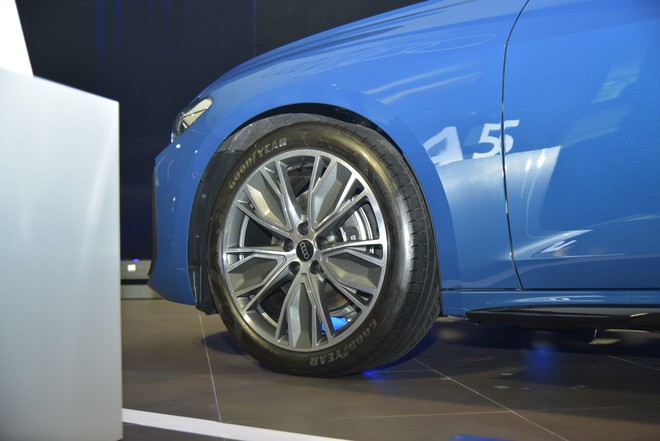 Chi tiết Audi A5 Sportback 2025 tại đại lý: Giá gần 2,2 tỷ đồng, rẻ hơn BMW 5-Series nhưng có đủ ADAS, 3 màn hình- Ảnh 7. Chi tiết Audi A5 Sportback 2025 tại đại lý: Giá gần 2,2 tỷ đồng, rẻ hơn BMW 5-Series nhưng có đủ ADAS, 3 màn hình- Ảnh 7.