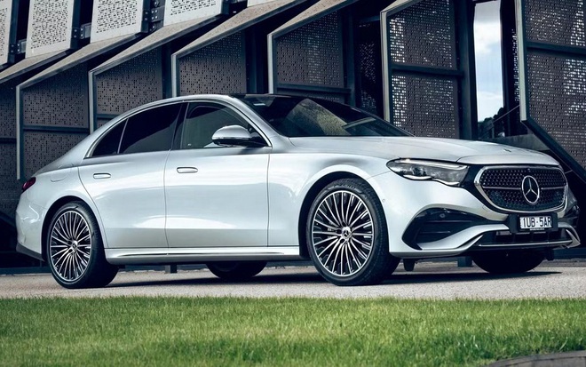 Mercedes-Benz E-Class giảm giá mạnh tại đại lý 'dọn đường' cho đời mới ra mắt tháng sau: Giảm nhiều nhất 800 triệu đồng, bản 'base' tiệm cận Camry- Ảnh 4.