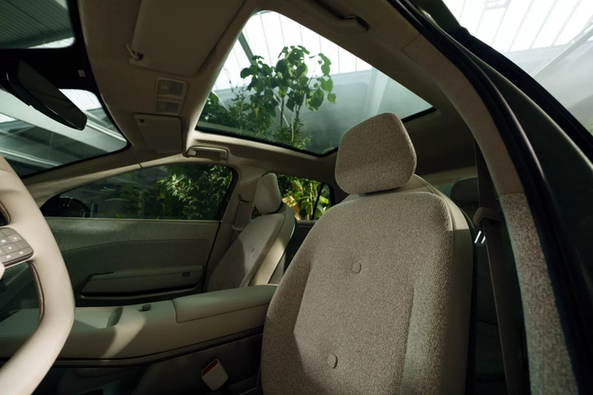 VW T-Cross tạm ngừng bán ở Việt Nam có thể thay bằng mẫu xe điện này: Chạy 420km/sạc, dễ chế thành nhà di động với ghế sau gập phẳng như giường- Ảnh 21. VW T-Cross tạm ngừng bán ở Việt Nam có thể thay bằng mẫu xe điện này: Chạy 420km/sạc, dễ chế thành nhà di động với ghế sau gập phẳng như giường- Ảnh 21.