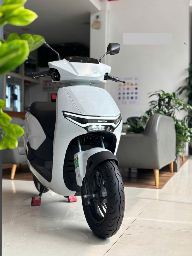 &lsquo;C&acirc;n n&atilde;o&rsquo; mua Honda CUV e: bản n&agrave;o ở Việt Nam: Thu&ecirc; pin gi&aacute; ngang Air Blade sẽ lời 2 thứ nhưng đi l&acirc;u d&agrave;i th&igrave; &lsquo;biết mặt nhau&rsquo;- Ảnh 4.