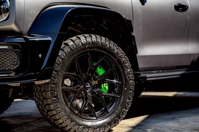 Tr&ocirc;ng rất Mercedes-AMG G 63 nhưng lại l&agrave; SUV đang b&aacute;n ở Việt Nam với gi&aacute; khoảng 1,4 tỷ đồng- Ảnh 6.
