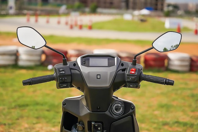 Suzuki e-Access - Xe máy điện giá quy đổi 55 triệu đồng, chạy 95 km/sạc liệu có về Việt Nam?- Ảnh 4. Suzuki e-Access - Xe máy điện giá quy đổi 55 triệu đồng, chạy 95 km/sạc liệu có về Việt Nam?- Ảnh 4.