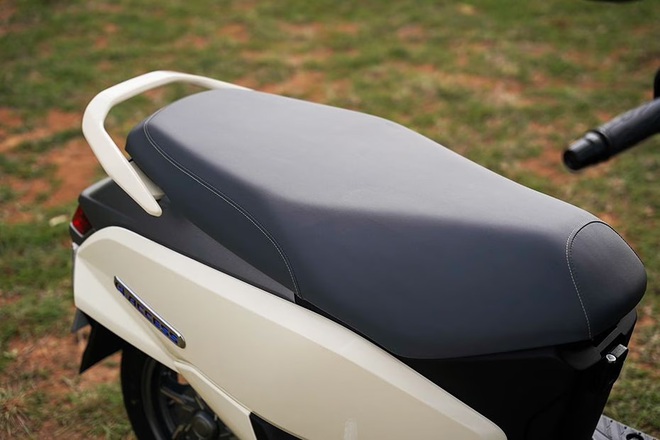 Suzuki e-Access - Xe máy điện giá quy đổi 55 triệu đồng, chạy 95 km/sạc liệu có về Việt Nam?- Ảnh 10. Suzuki e-Access - Xe máy điện giá quy đổi 55 triệu đồng, chạy 95 km/sạc liệu có về Việt Nam?- Ảnh 10.