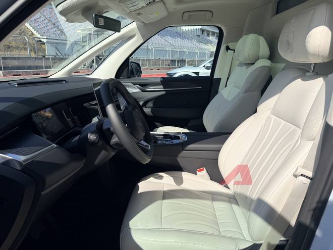 Xem trước Zeekr 009 Grand về Việt Nam cuối năm nay: MPV điện mạnh 777 mã lực, cạnh tranh Alphard bằng khoang sau dạng thương gia, chạy Hà Nội - Huế không cần sạc- Ảnh 12. Xem trước Zeekr 009 Grand về Việt Nam cuối năm nay: MPV điện mạnh 777 mã lực, cạnh tranh Alphard bằng khoang sau dạng thương gia, chạy Hà Nội - Huế không cần sạc- Ảnh 12.