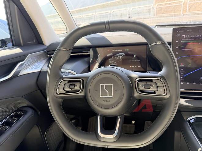 Xem trước Zeekr 009 Grand về Việt Nam cuối năm nay: MPV điện mạnh 777 mã lực, cạnh tranh Alphard bằng khoang sau dạng thương gia, chạy Hà Nội - Huế không cần sạc- Ảnh 14. Xem trước Zeekr 009 Grand về Việt Nam cuối năm nay: MPV điện mạnh 777 mã lực, cạnh tranh Alphard bằng khoang sau dạng thương gia, chạy Hà Nội - Huế không cần sạc- Ảnh 14.