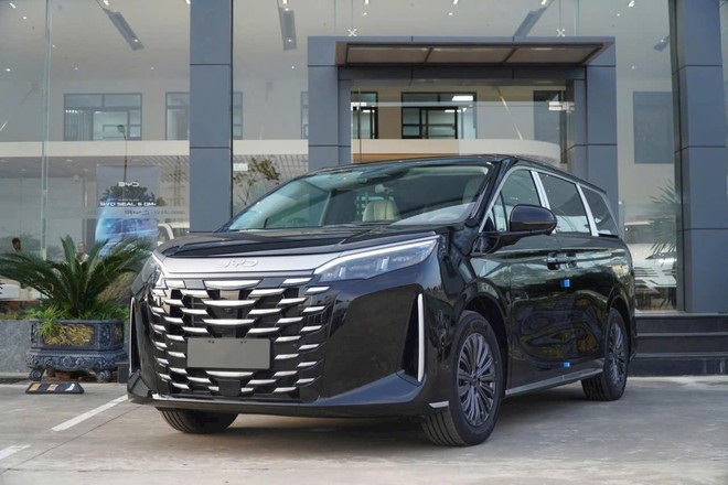 BYD bán hơn 5.000 xe sau 2 năm vào Việt Nam, MPV M9 chốt hàng trăm khách đặt cọc dù giá ngang xe Đức- Ảnh 4. BYD bán hơn 5.000 xe sau 2 năm vào Việt Nam, MPV M9 chốt hàng trăm khách đặt cọc dù giá ngang xe Đức- Ảnh 4.