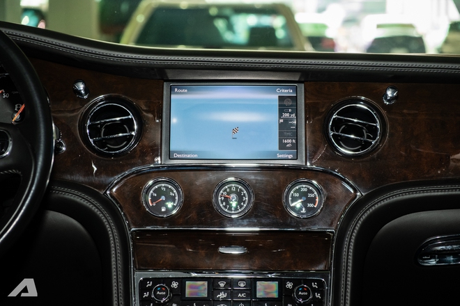 Rolls-Royce Ghost v&agrave; Bentley Mulsanne 15 tuổi b&aacute;n lại chỉ 5,5 tỷ đồng: Xe si&ecirc;u sang gi&aacute; thực tế chỉ ngang S-Class, 7-Series- Ảnh 17.