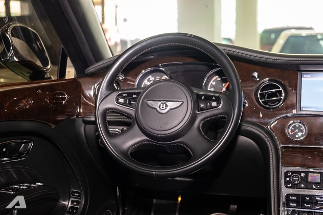 Rolls-Royce Ghost v&agrave; Bentley Mulsanne 15 tuổi b&aacute;n lại chỉ 5,5 tỷ đồng: Xe si&ecirc;u sang gi&aacute; thực tế chỉ ngang S-Class, 7-Series- Ảnh 29.