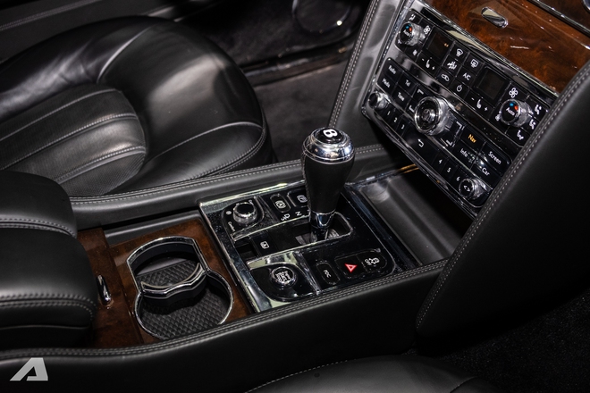 Rolls-Royce Ghost v&agrave; Bentley Mulsanne 15 tuổi b&aacute;n lại chỉ 5,5 tỷ đồng: Xe si&ecirc;u sang gi&aacute; thực tế chỉ ngang S-Class, 7-Series- Ảnh 15.