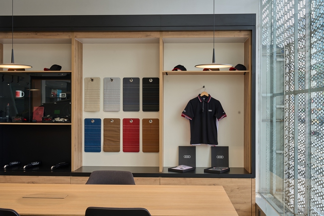 Showroom Audi l&acirc;u đời nhất Việt Nam 'kho&aacute;c &aacute;o mới': B&ecirc;n trong như sảnh chờ kh&aacute;ch sạn 5 sao, c&oacute; ph&ograve;ng giao xe ri&ecirc;ng tư- Ảnh 10.