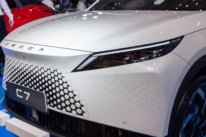 Omoda C7 ch&iacute;nh thức nhận cọc tại Việt Nam: Gi&aacute; dự kiến từ 839 triệu đồng, quyết đấu Mazda CX-5 bằng cấu h&igrave;nh PHEV v&agrave; bảo h&agrave;nh 1 triệu km- Ảnh 3.