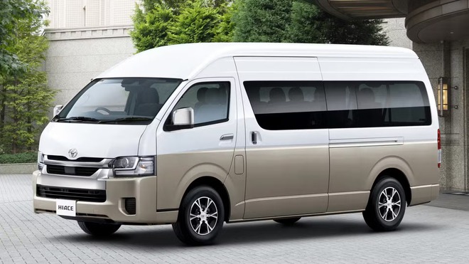 Toyota HiAce &lsquo;c&aacute; mập&rsquo; một thời tại Việt Nam c&oacute; bản n&acirc;ng cấp: Đồng hồ điện tử, camera 360 độ c&ugrave;ng nhiều tiện &iacute;ch xịn như xe con- Ảnh 4.