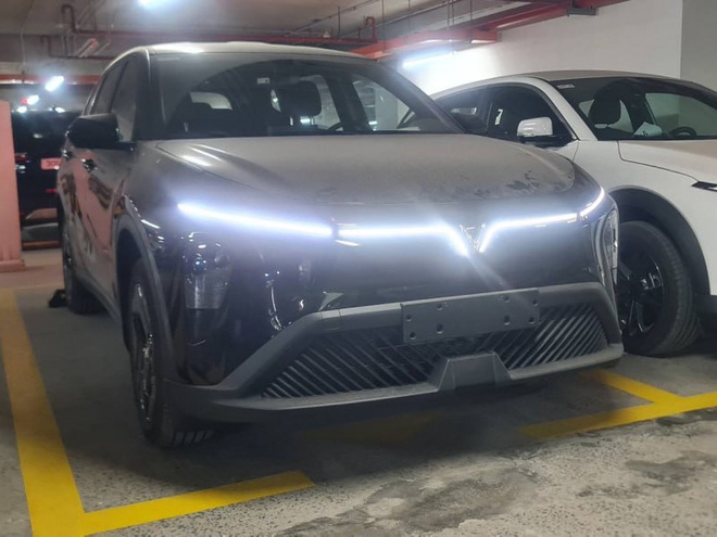 VinFast VF MPV 7 nhận cọc: Gi&aacute; dự kiến 819 triệu đồng, mua sớm rẻ hơn, ch&ecirc;nh 70 triệu với bản dịch vụ nhưng th&ecirc;m loạt trang bị xịn- Ảnh 3.