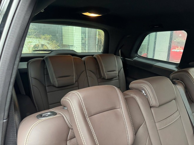 Mercedes-AMG GLS 63 'phủ bụi' gần một thập kỷ tại cảng t&aacute;i xuất: Xe mới 100%, gi&aacute; rẻ bất ngờ cho d&acirc;n chơi sưu tầm- Ảnh 6.