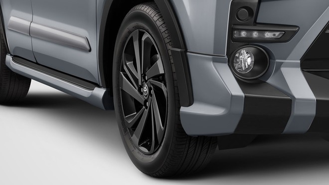 Toyota Raize 2026 ra mắt: Gi&aacute; quy đổi từ 387 triệu đồng, n&acirc;ng cấp tiện nghi ti&ecirc;u chuẩn, th&ecirc;m bản thể thao hầm hố đấu Fronx, Sonet- Ảnh 2.