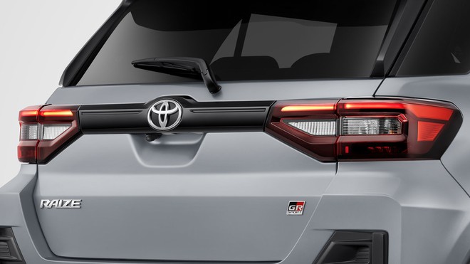 Toyota Raize 2026 ra mắt: Gi&aacute; quy đổi từ 387 triệu đồng, n&acirc;ng cấp tiện nghi ti&ecirc;u chuẩn, th&ecirc;m bản thể thao hầm hố đấu Fronx, Sonet- Ảnh 3.