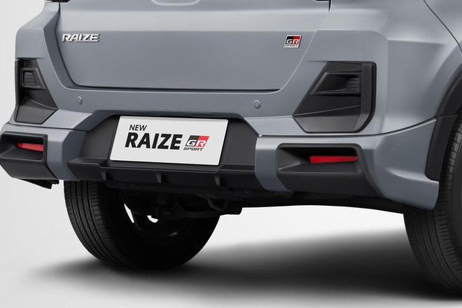 Toyota Raize 2026 ra mắt: Gi&aacute; quy đổi từ 387 triệu đồng, n&acirc;ng cấp tiện nghi ti&ecirc;u chuẩn, th&ecirc;m bản thể thao hầm hố đấu Fronx, Sonet- Ảnh 4.