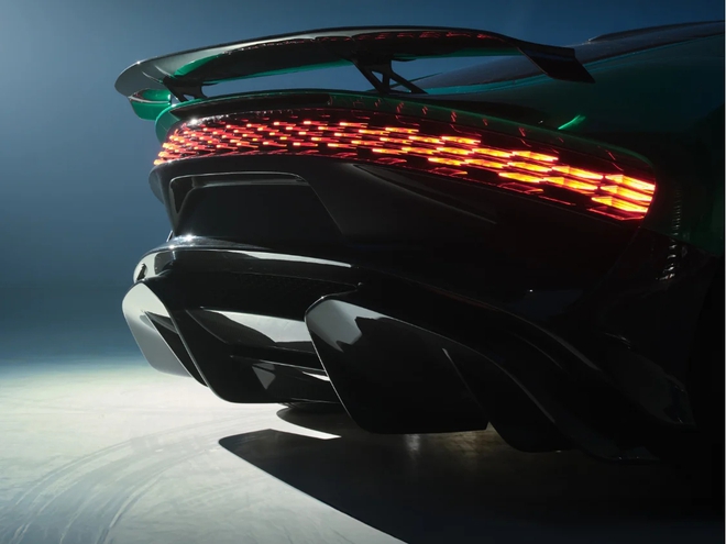 Siêu xe điện của Dreames gây tranh cãi vì 'nhái' thiết kế Bugatti: Mạnh hơn 1.000 mã lực, tăng tốc 0-100km/h chỉ trong 4 lần chớp mắt- Ảnh 4. Siêu xe điện của Dreames gây tranh cãi vì 'nhái' thiết kế Bugatti: Mạnh hơn 1.000 mã lực, tăng tốc 0-100km/h chỉ trong 4 lần chớp mắt- Ảnh 4.