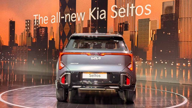 Kia Seltos thế hệ mới chốt gi&aacute;: Cao nhất quy đổi gần 600 triệu đồng, k&iacute;ch thước tăng ngang cỡ Corolla Cross, giữ nguy&ecirc;n động cơ từ bản cũ- Ảnh 5.