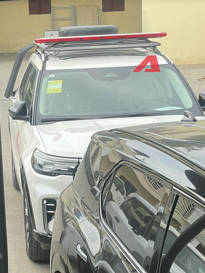 Ford Explorer phi&ecirc;n bản Trung Quốc về Việt Nam: Kh&ocirc;ng phải xe b&aacute;n cho số đ&ocirc;ng, dễ c&oacute; m&agrave;n h&igrave;nh k&iacute;ch cỡ 27 inch- Ảnh 4.