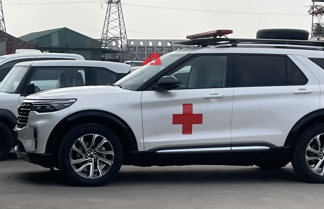 Ford Explorer phi&ecirc;n bản Trung Quốc về Việt Nam: Kh&ocirc;ng phải xe b&aacute;n cho số đ&ocirc;ng, dễ c&oacute; m&agrave;n h&igrave;nh k&iacute;ch cỡ 27 inch- Ảnh 2.