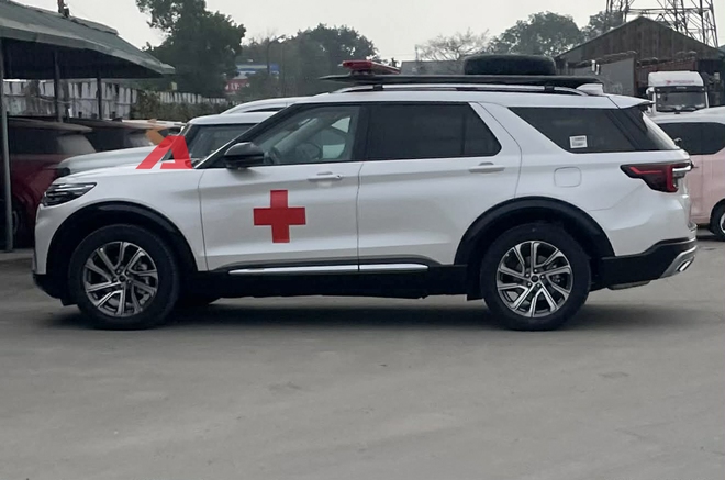 Ford Explorer phi&ecirc;n bản Trung Quốc về Việt Nam: Kh&ocirc;ng phải xe b&aacute;n cho số đ&ocirc;ng, dễ c&oacute; m&agrave;n h&igrave;nh k&iacute;ch cỡ 27 inch- Ảnh 5.