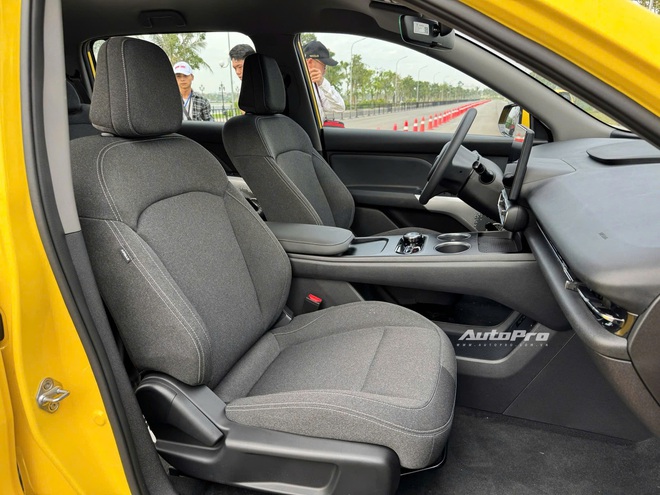 Chọn VinFast VF MPV 7 hay tiết kiệm 70 triệu đồng lấy Limo Green cho 'tiết kiệm', bảng so s&aacute;nh n&agrave;y sẽ gi&uacute;p bạn dễ đưa ra quyết định hơn- Ảnh 10.